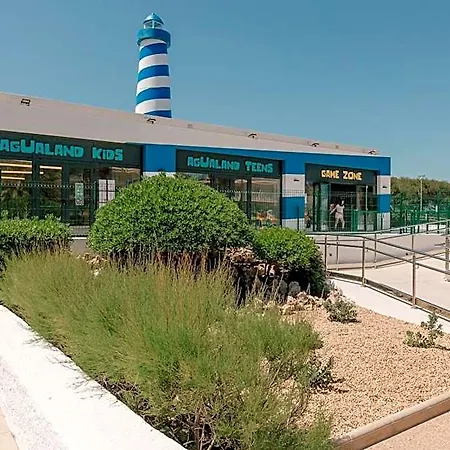 Club Aguamarina 福尔内利斯